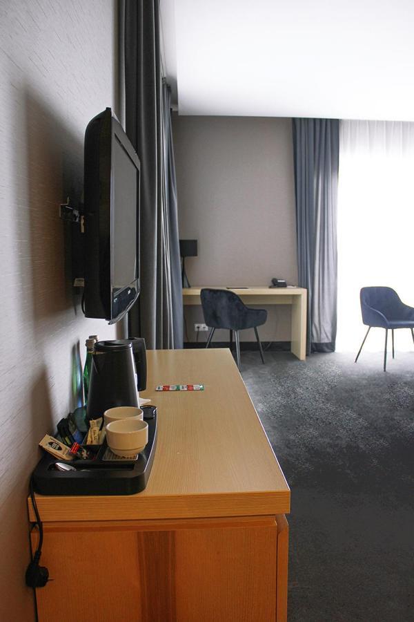 Willa Port Ostroda Exterior photo A room at the hotel