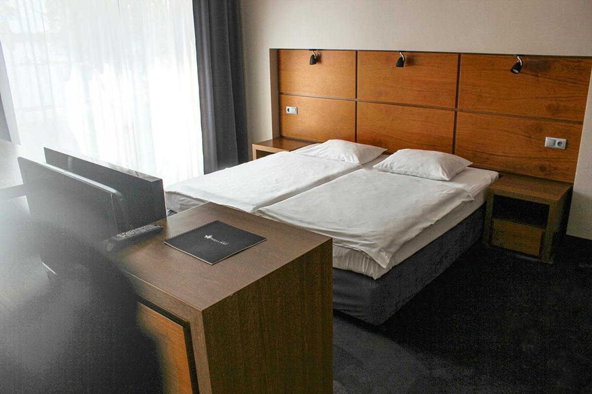 Willa Port Ostroda Exterior photo A room at the hotel