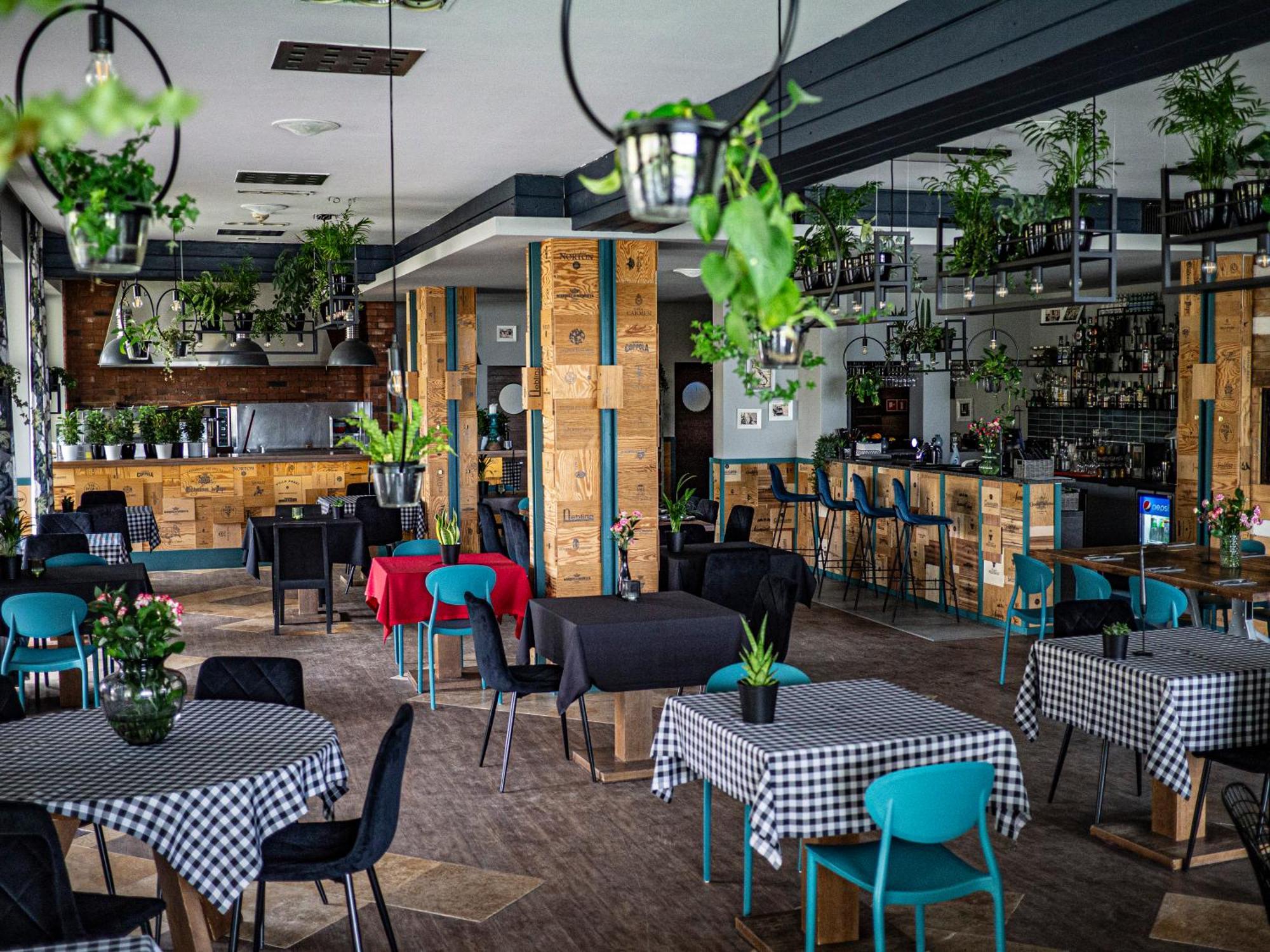 Willa Port Ostroda Exterior photo Restaurant in Belgrade
