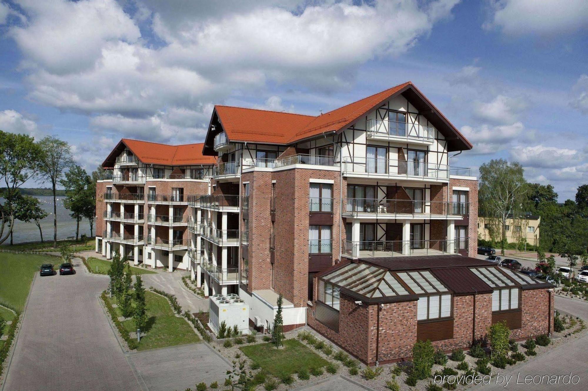 Willa Port Ostroda Exterior photo Residential complex in Nida